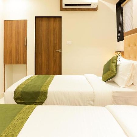 Hotel Delight Mumbai  Buitenkant foto