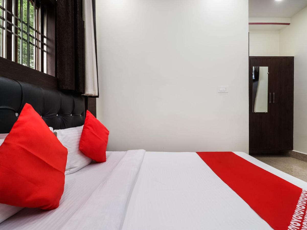 Hotel Delight Mumbai  Buitenkant foto