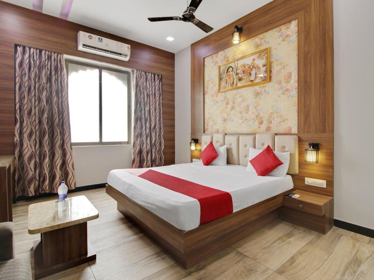 Hotel Delight Mumbai  Buitenkant foto