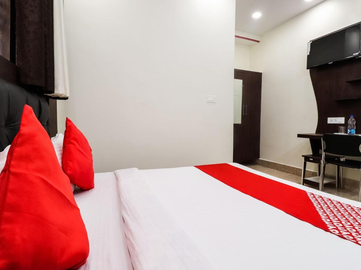 Hotel Delight Mumbai  Buitenkant foto