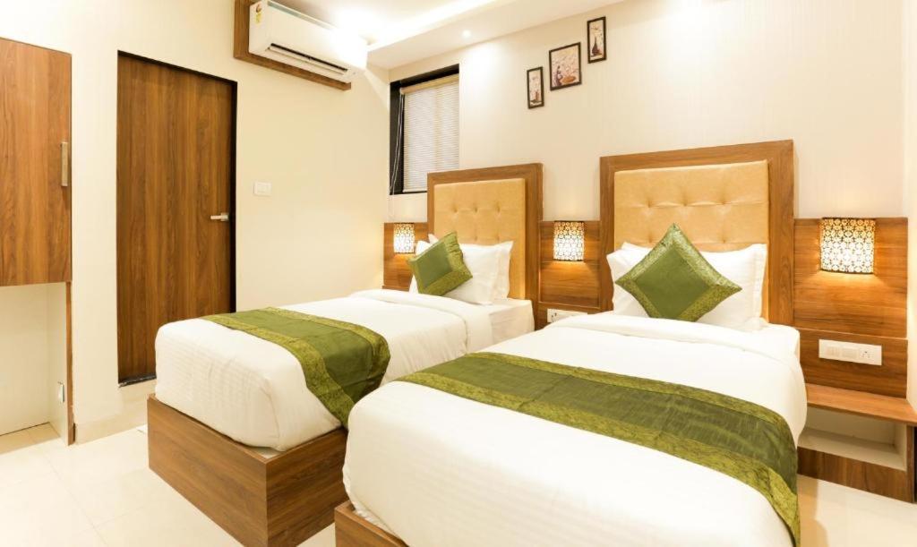 Hotel Delight Mumbai  Buitenkant foto