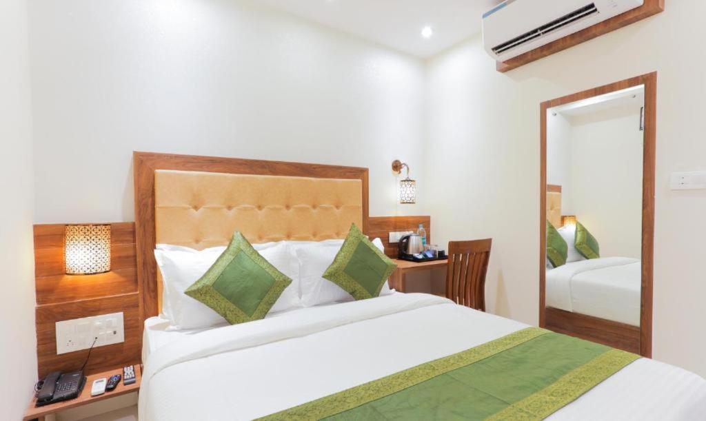 Hotel Delight Mumbai  Buitenkant foto