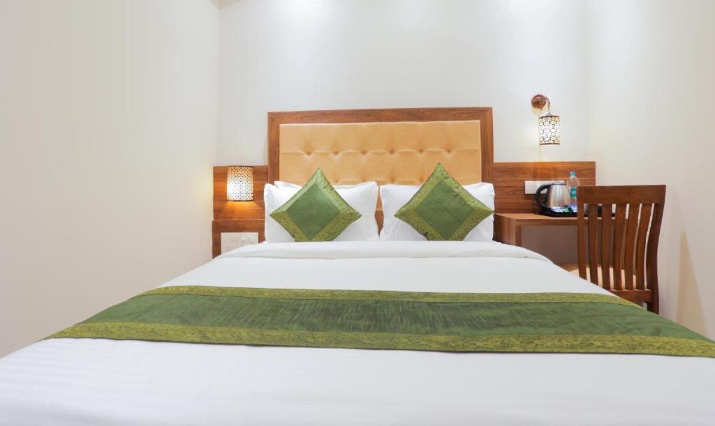 Hotel Delight Mumbai  Buitenkant foto